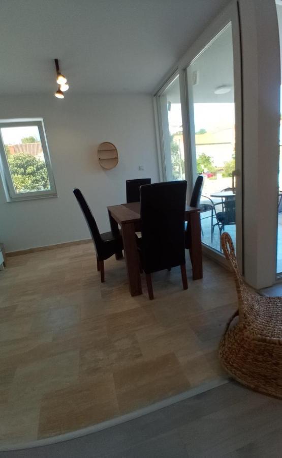 Vila Regina Apartment Paloma With Swimming Pool Jezera Kültér fotó