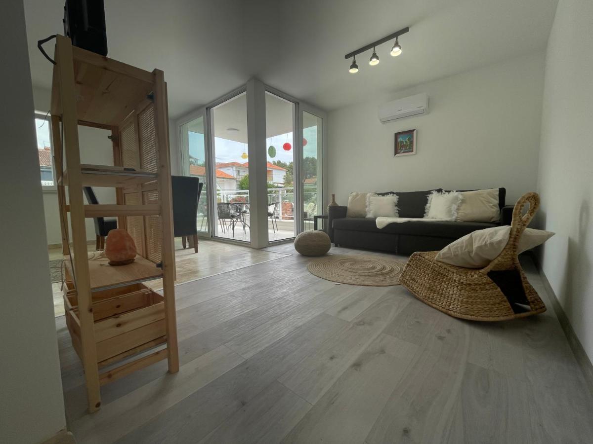 Vila Regina Apartment Paloma With Swimming Pool Jezera Kültér fotó