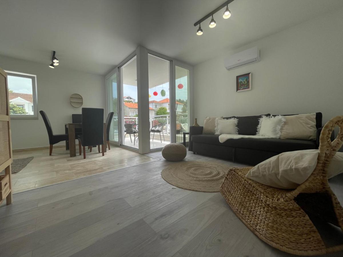 Vila Regina Apartment Paloma With Swimming Pool Jezera Kültér fotó