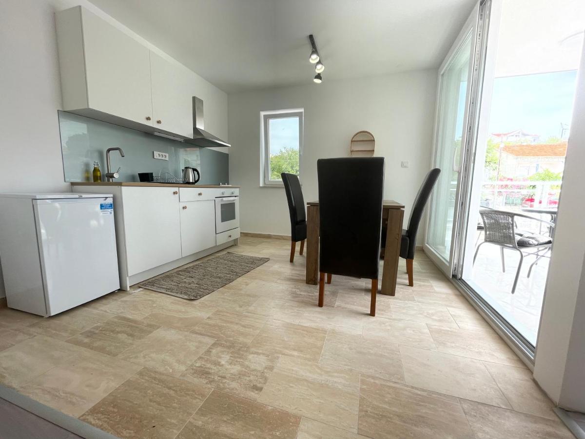 Vila Regina Apartment Paloma With Swimming Pool Jezera Kültér fotó