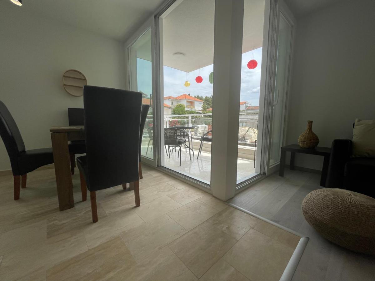 Vila Regina Apartment Paloma With Swimming Pool Jezera Kültér fotó